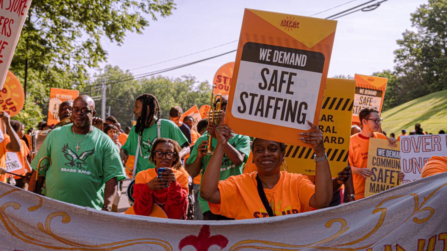 Overworked And Understaffed Dollar General Workers Rally Against Cuts overworked-and-understaffed-dollar-general-workers-rally-against-cuts