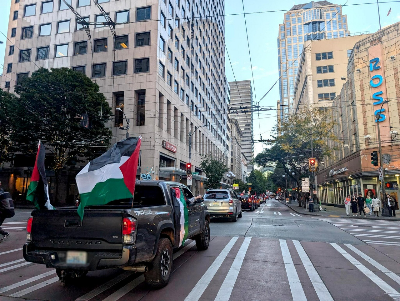 Seattle Anti-War Activists Disrupt Rush-Hour Traffic