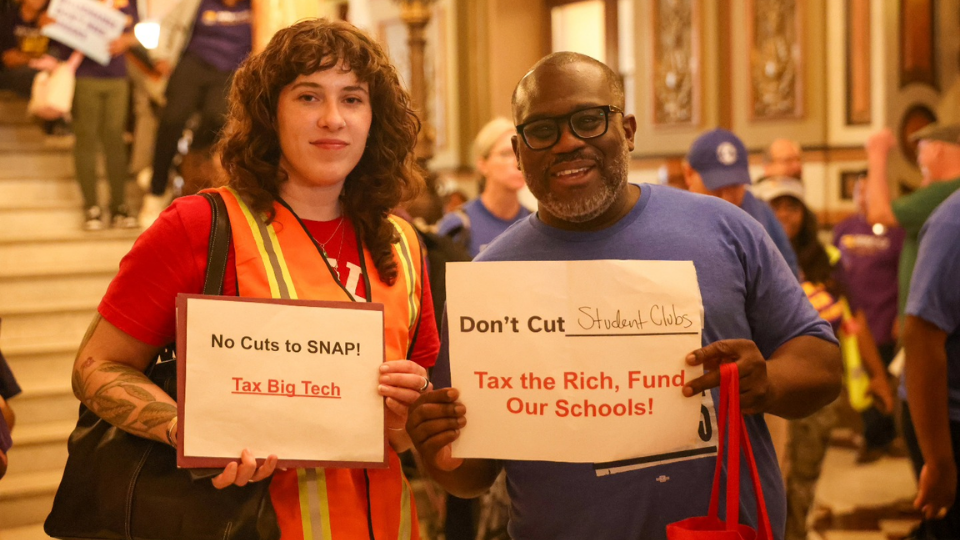 Union Coalition Brings ‘Billionaires Tax' Proposal To Illinois