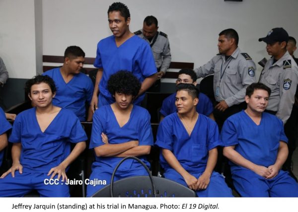 Jeffrey Jarquin (standing) at his trial in Managua, 2018. Photo: El 19 Digital.